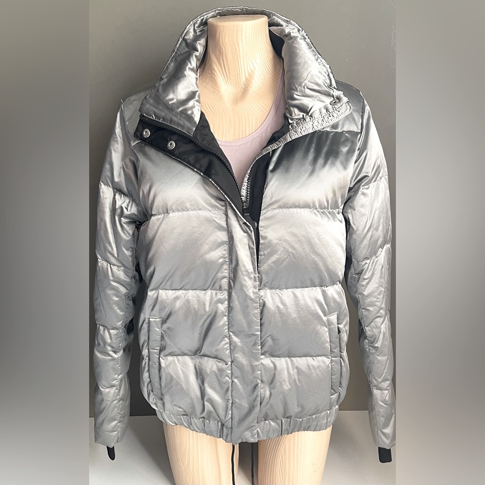 ⭐️Host Pick⭐️ Athleta Goose Down Flash Bomber Puffer Jacket Silver